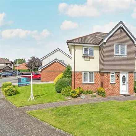 Buy this 4 bed house on Lincoln Close in Martinscroft, Warrington