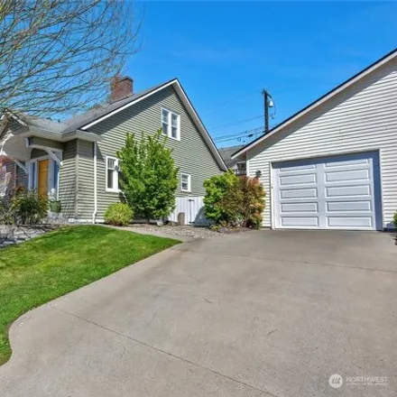 Buy this 3 bed house on 1267 Donovan Lane in Everett, WA 98201