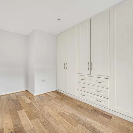 Image 3 - Heronsforde, London, W13 8JF, United Kingdom - Townhouse for rent