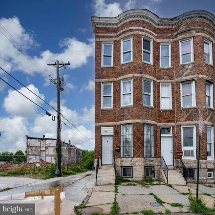 Buy this 8 bed townhouse on 1904 Homewood Avenue in Baltimore, MD 21218