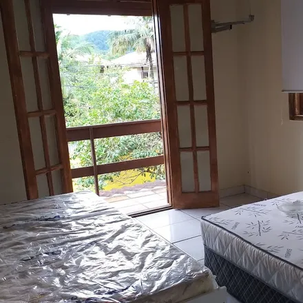 Rent this 2 bed townhouse on Itaipu in Belford Roxo, Região Metropolitana do Rio de Janeiro