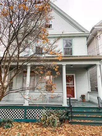 Rent this 4 bed house on 538 Morris St