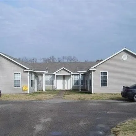 Buy this studio duplex on 106 Hines Boulevard in Bolivar, TN 38008