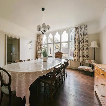 Image 7 - St. Saviour on the Cliff, Queen's Road, Luccombe, PO37 6AR, United Kingdom - Apartment for rent