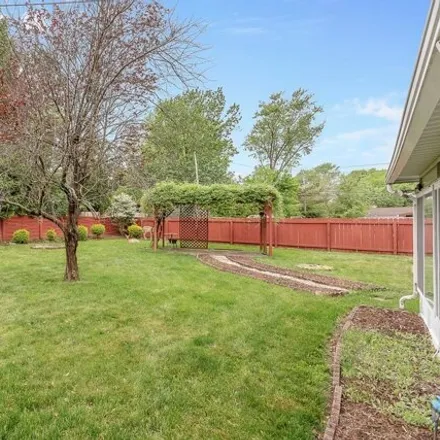 Image 4 - 6626 Crenshaw Drive, Parma Heights, OH 44130, USA - House for sale