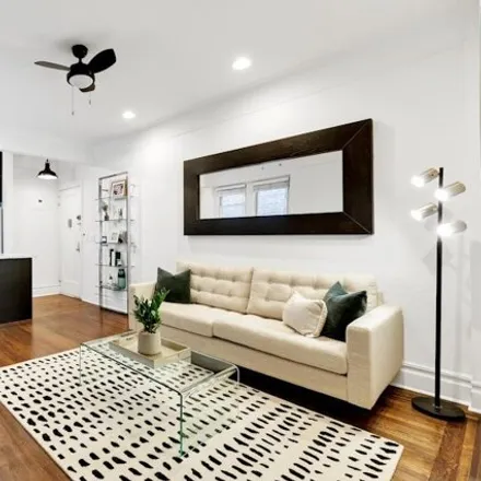 Image 4 - 223 East 50th Street, New York, NY 10022, USA - Apartment for sale