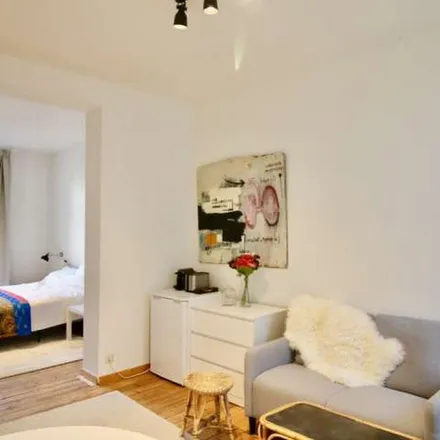 Image 3 - Avenue des Villas - Villalaan 12, 1060 Saint-Gilles - Sint-Gillis, Belgium - Apartment for rent