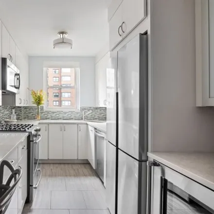 Image 5 - 177 East 77th Street, New York, NY 10075, USA - Condo for sale