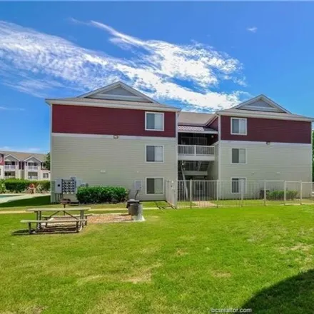 Rent this 4 bed condo on 474 Nevada Street in College Station, TX 77840