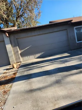 Buy this 2 bed condo on 4512 Country Wood Lane in Bakersfield, CA 93313