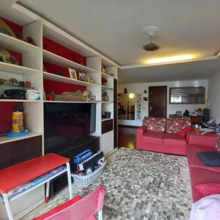 Buy this 3 bed apartment on Caminho do Canto do Rio in São Francisco, Niterói - RJ