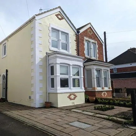 Buy this 2 bed duplex on Alecto Road in Gosport, PO12 2HJ