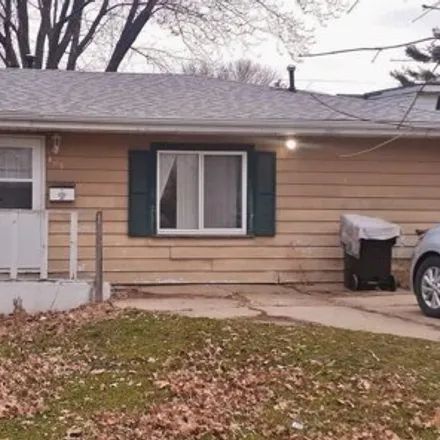 Buy this 3 bed house on 410 5th Avenue in Rock Falls, IL 61071
