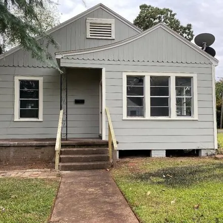 Buy this 2 bed house on 416 Edwards Street in Bossier City, LA 71111