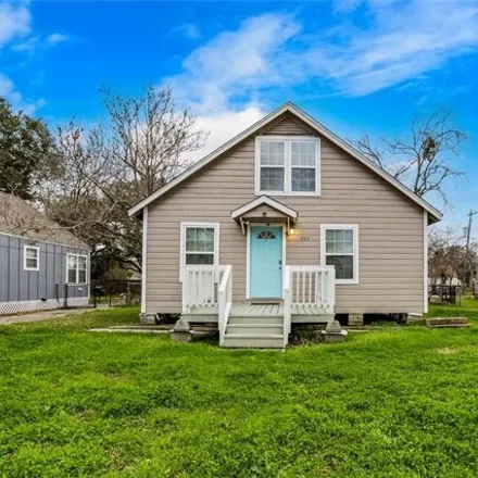 Image 1 - 489 West 6th Street, Freeport, TX 77541, USA - House for sale