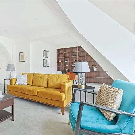 Rent this 4 bed apartment on Bryanston Court (Flats 1-55) in 133 George Street, London