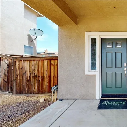 Image 4 - 13878 Misty Path, Victorville, CA 92392, USA - House for sale