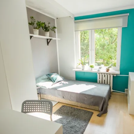 Rent this 4 bed room on Dobrego Pasterza 108 in 31-416 Krakow, Poland