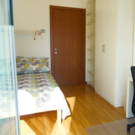 Rent this 4 bed room on Viale dell'Innovazione 22 in 20126 Milan MI, Italy