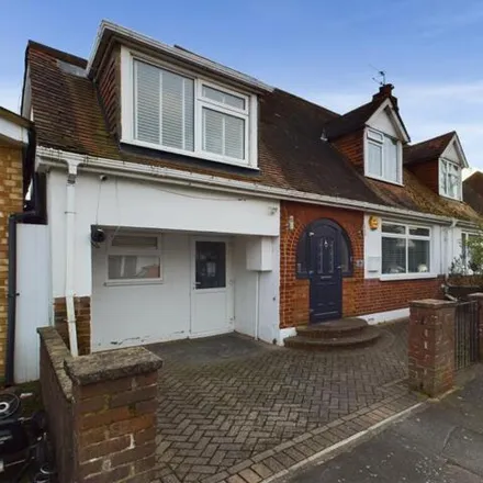 Buy this 3 bed duplex on Tennyson Road in Ashford, TW15 2LN