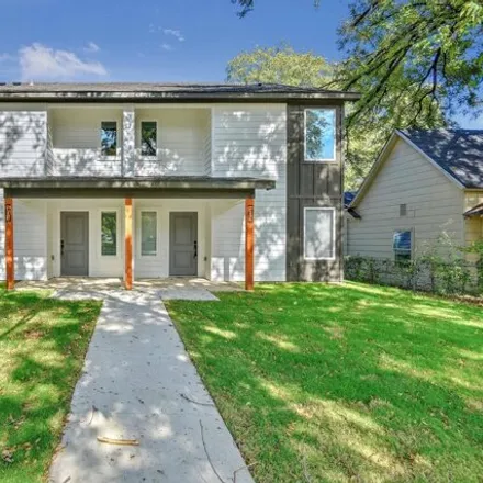 Rent this 3 bed house on 622 North Houston Avenue in Denison, TX 75021