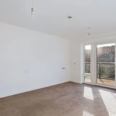 Image 1 - Hughenden Boulevard, High Wycombe, HP13 5GG, United Kingdom - Apartment for rent