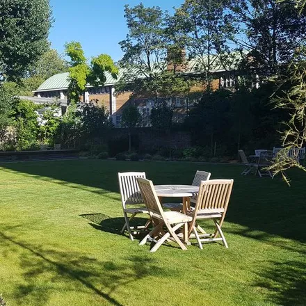 Image 9 - Grove End Gardens, 33 Grove End Road, London, NW8 9ND, United Kingdom - Apartment for rent