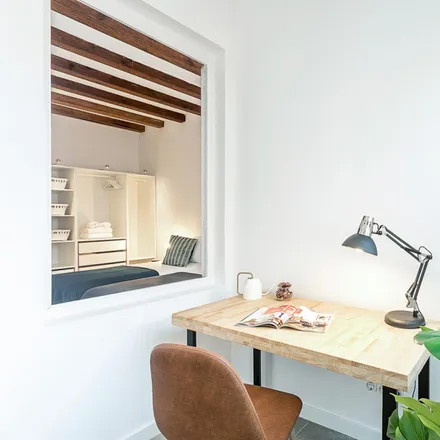 Image 5 - Carrer de Girona, 102, 08009 Barcelona, Spain - Apartment for rent