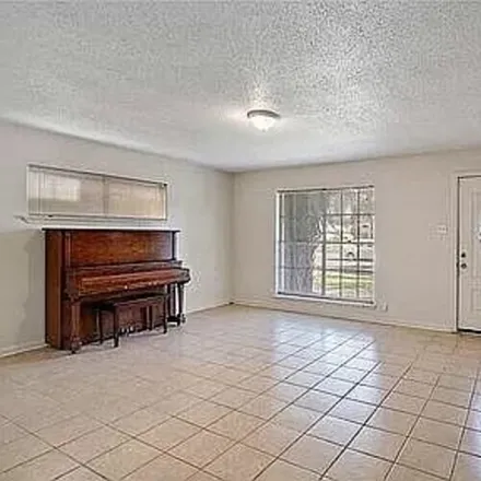 Image 3 - 5874 Canal Boulevard, Unit 5874 Canal Blvd - Apartment for rent