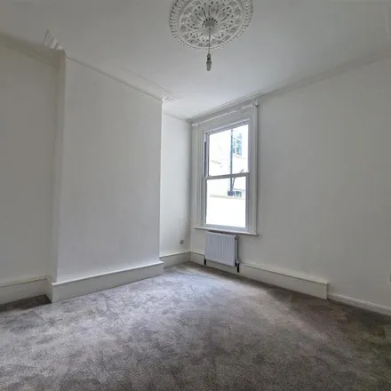 Image 4 - 79 Burrows Road, London, NW10 5SL, United Kingdom - Apartment for rent