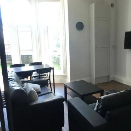 Rent this 3 bed apartment on University of Leeds in Hyde Street, Leeds