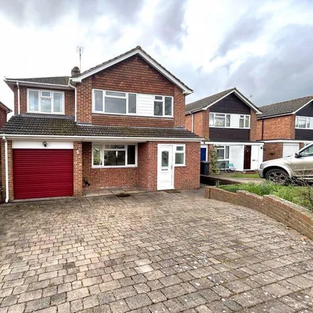 Rent this 4 bed house on Waldy Rise in Cranleigh, GU6 7DF