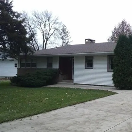 Buy this 3 bed house on 1121 Pinehill Drive in Albert Lea, MN 56007
