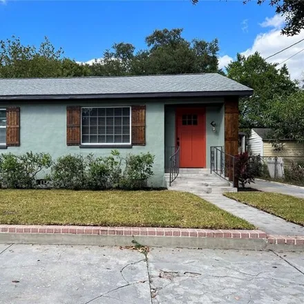 Buy this 3 bed house on 1460 East Caracas Street in Tampa, FL 33603