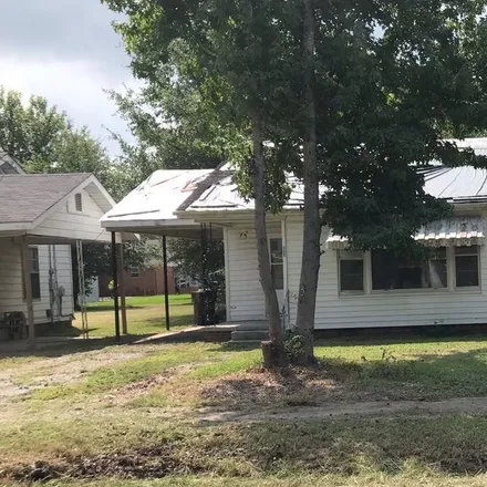 Buy this 2 bed house on 400 West 26th Avenue in Pine Bluff, AR 71601