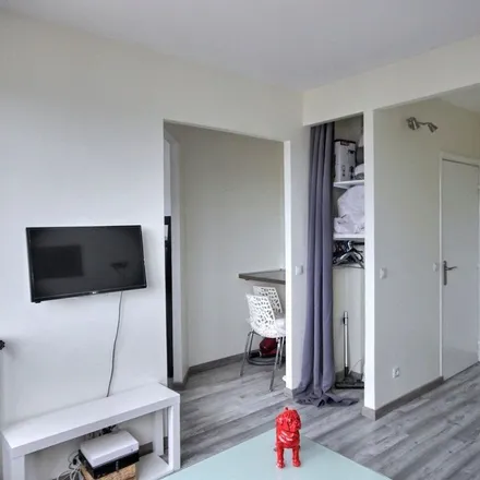 Rent this 1 bed apartment on 111 Avenue de Verdun in 92130 Issy-les-Moulineaux, France