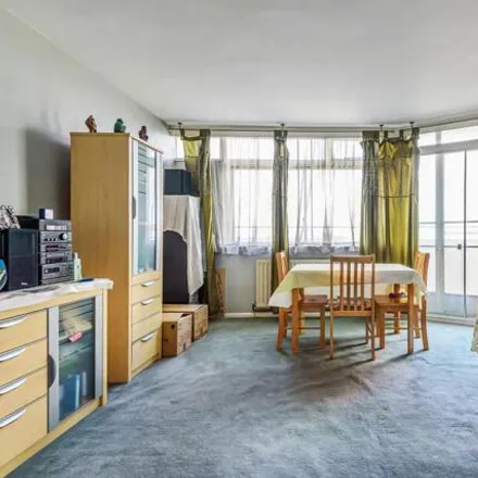 Image 6 - Campden Hill Towers, 112 Notting Hill Gate, London, W11 3QG, United Kingdom - Apartment for sale