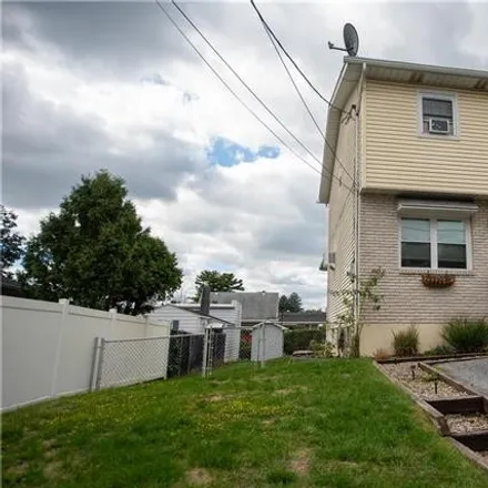 Buy this 3 bed house on 1344 Byfield Street in Farmington, Salisbury