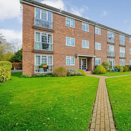 Rent this 1 bed apartment on Lower Cookham Road in Maidenhead, SL6 8JS