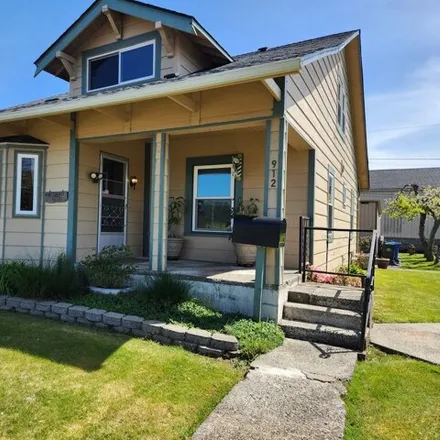 Buy this 4 bed house on 918 Fir Avenue in Reedsport, OR 97467