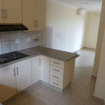 Image 8 - Sunningdale tennsi court, Sunshine Drive, Sunningdale, KwaZulu-Natal, 4019, South Africa - Apartment for rent