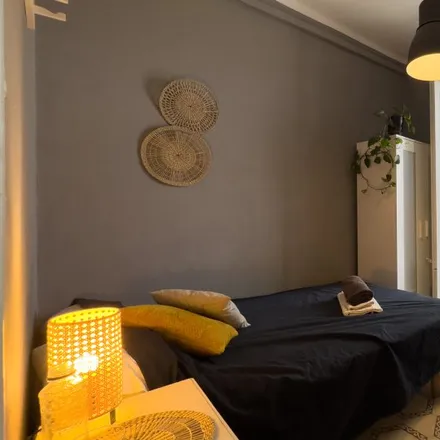 Rent this 5 bed room on Avinguda del Paral·lel in 171, 08001 Barcelona