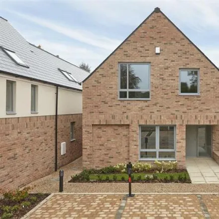 Buy this 4 bed townhouse on 8 London Road in Harston, CB22 7QH