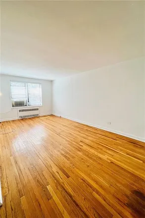 Image 4 - 15 Oliver Street, New York, NY 11209, USA - Condo for sale