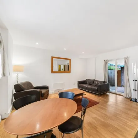 Rent this 1 bed apartment on 15 Chambers Street in London, SE16 4XL