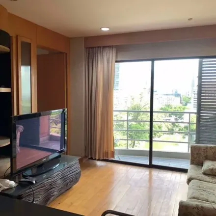 Rent this 1 bed apartment on 1 in Soi Mahatlek Luang 3, Mahatlek Luang