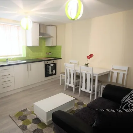 Rent this 2 bed apartment on Hill Top Mount in Leeds, LS8 4JA