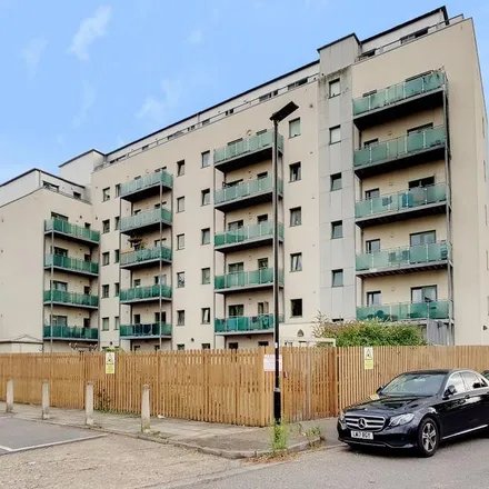 Rent this 2 bed apartment on Skytrak Travel in Staines Road, London