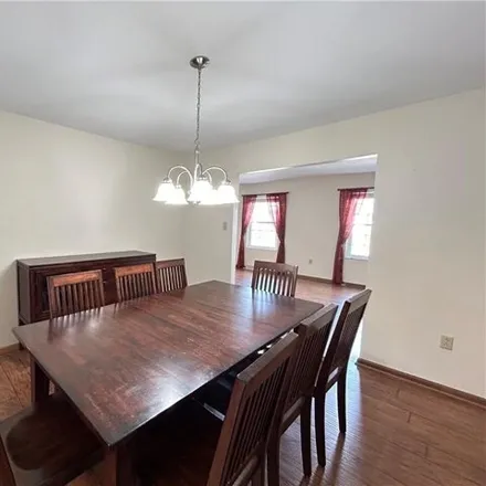 Image 7 - 2299 Heather Drive, Garden City, Monroeville, PA 15146, USA - House for sale