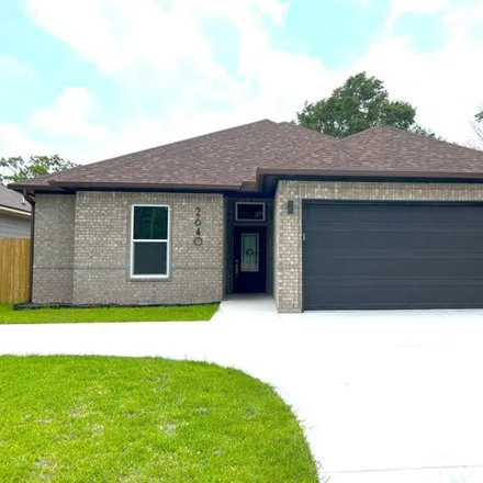 Buy this 3 bed house on 2640 Houston Street in Beaumont, TX 77701